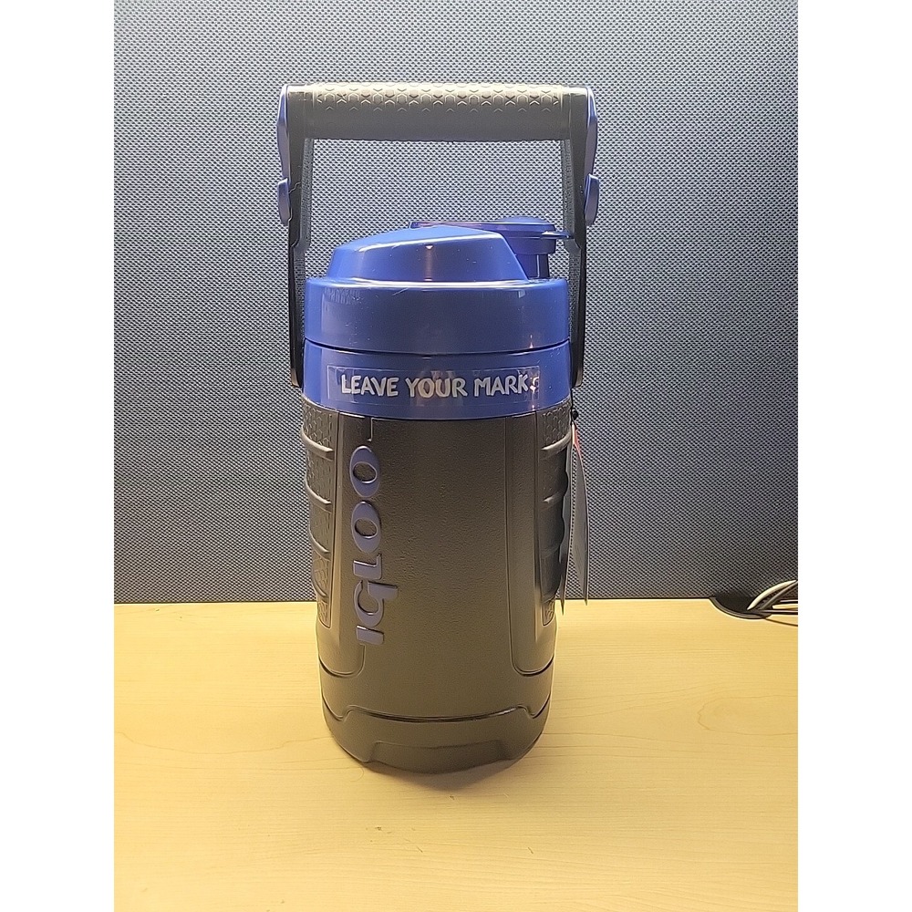 NEW IGLOO GAMEON Igloo 41880 Proformance Jug, Black/Blue, 1/2 Gallon, 2 Quarts